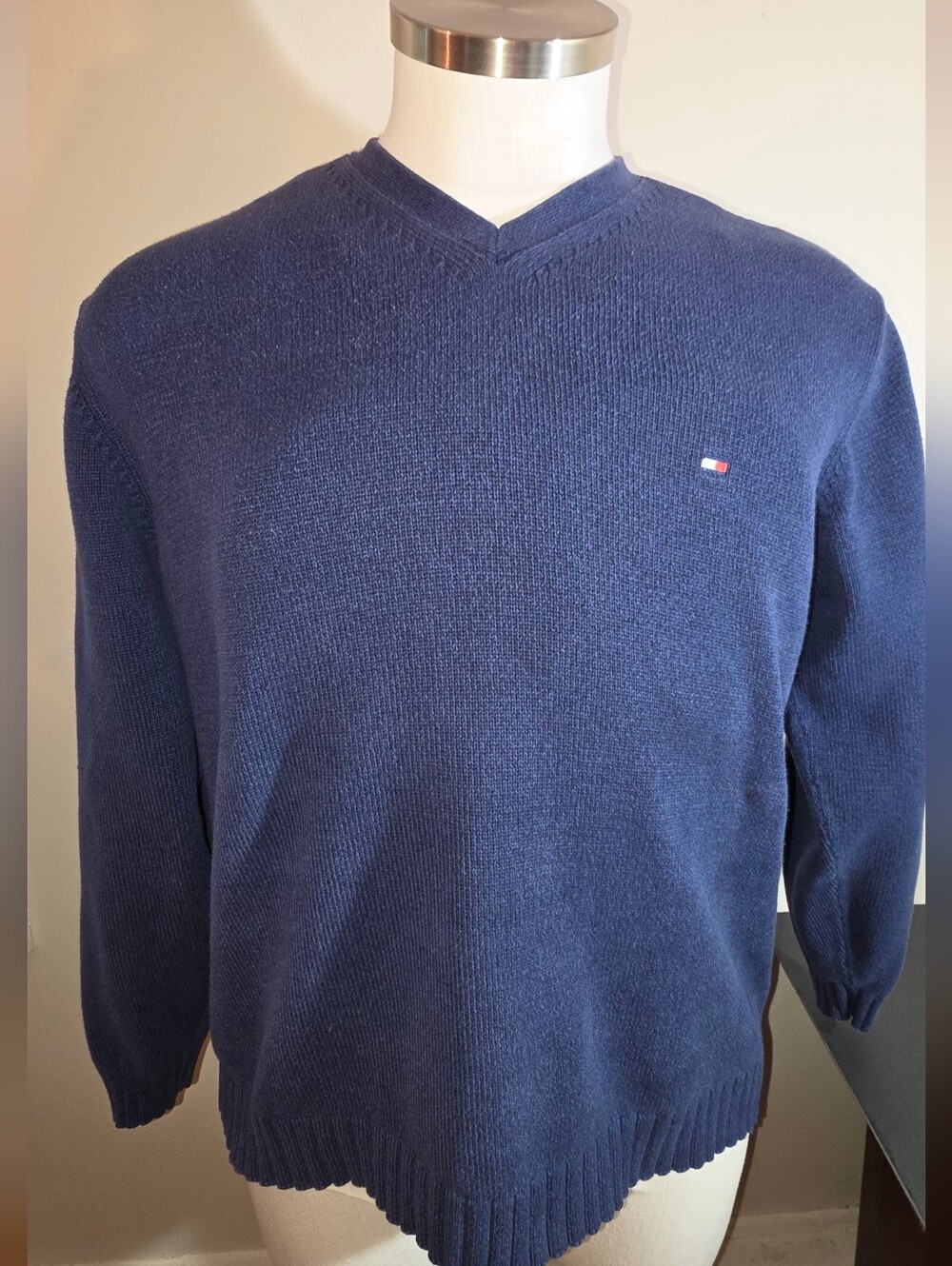 Tommy Hilfiger Men's Navy V-Neck Knit Sweater with Flag Logo